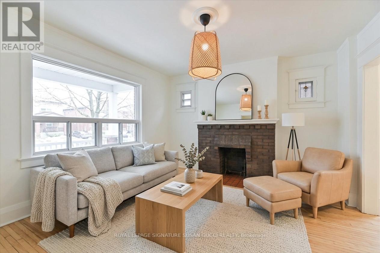 669 Greenwood Avenue, Toronto, Ontario  M4J 4B3 - Photo 2 - E13087010