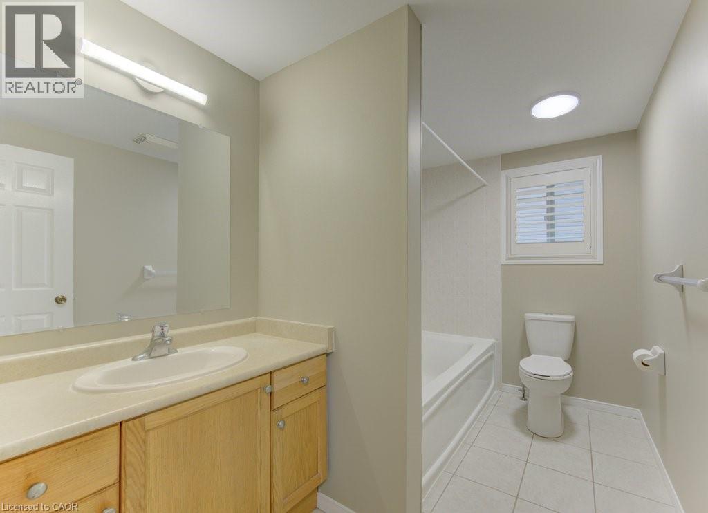 431 Lausanne Crescent, Waterloo, Ontario  N2T 2X6 - Photo 17 - 40826350