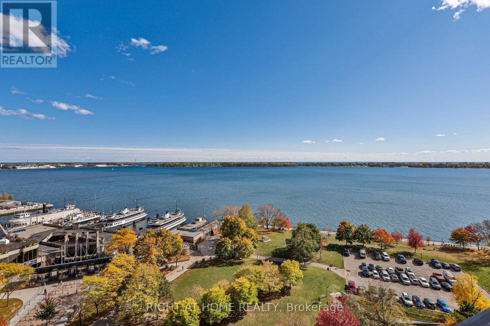 2019 - 33 Harbour Square, Toronto, Ontario  M5J 2G2 - Photo 8 - C12767028