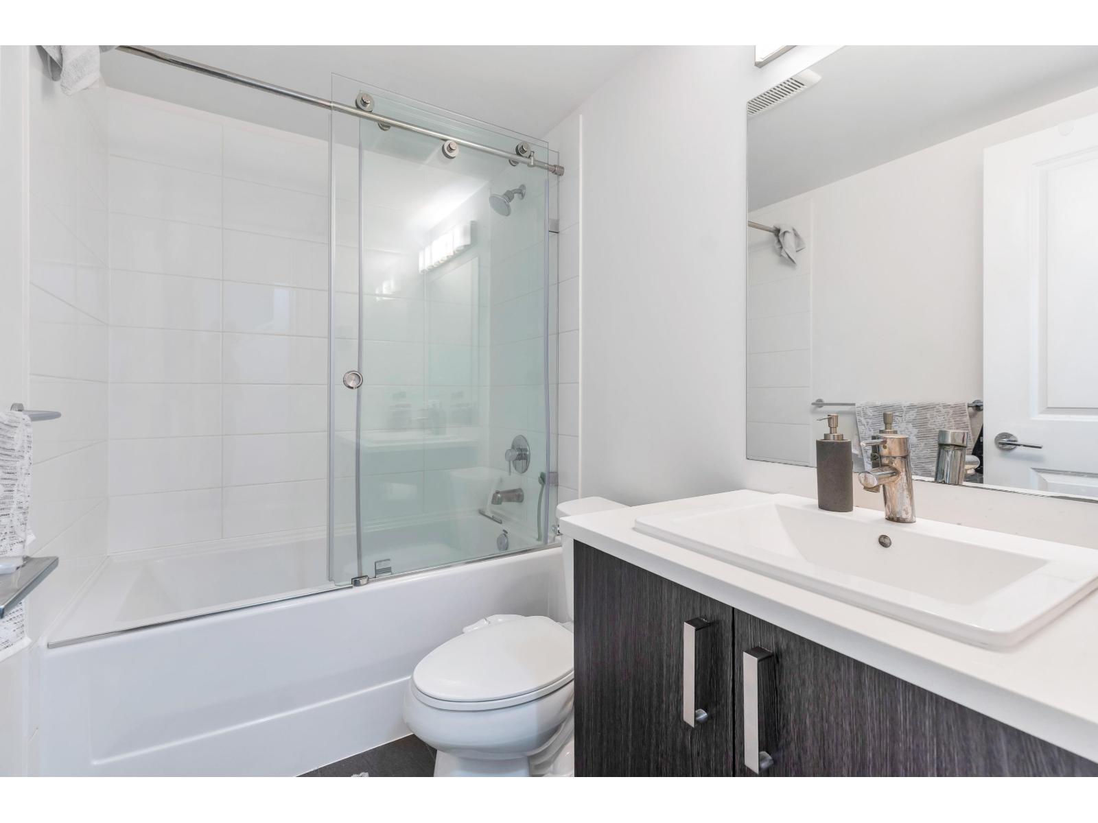 107 15230 Guildford Drive, Surrey, British Columbia  V3R 0C8 - Photo 35 - R3119825