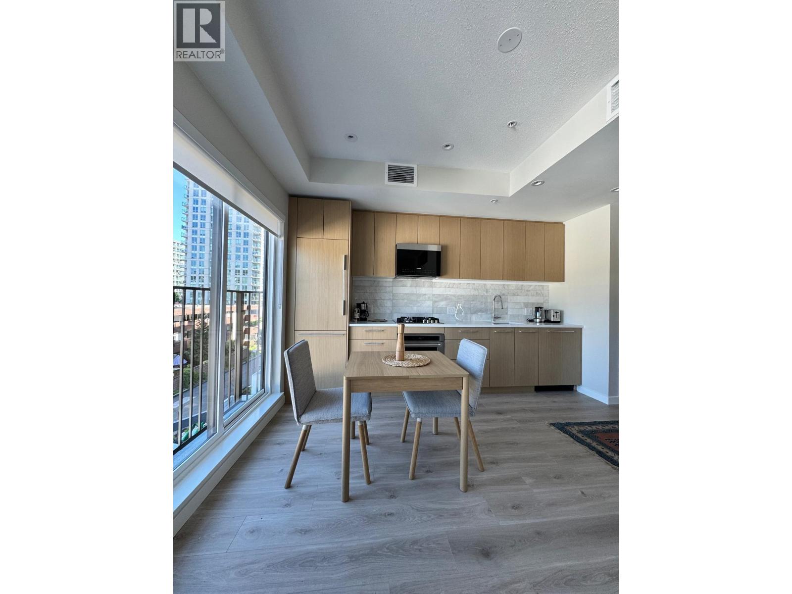 410 110 E 17th Street, North Vancouver, British Columbia  V7L 0K4 - Photo 5 - R3119839