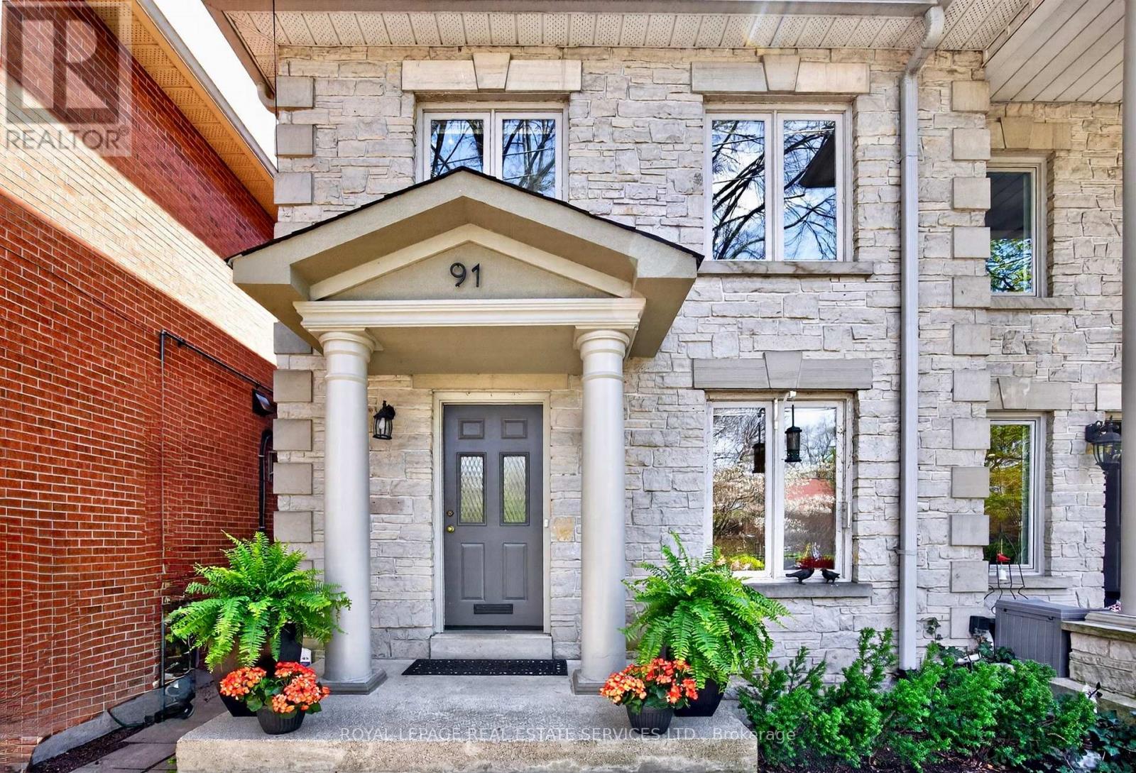 91 Old Mill Road, Toronto, Ontario  M8X 1G9 - Photo 2 - W13082676