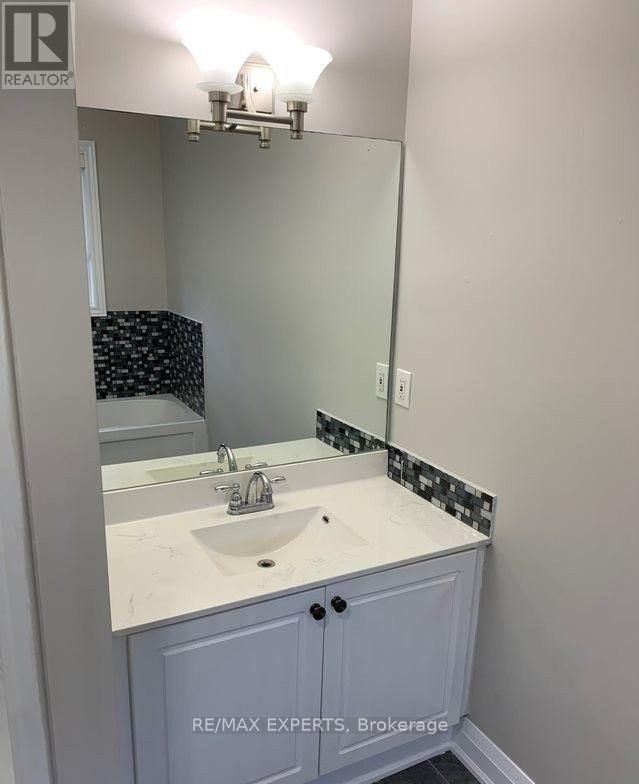 Upper - 73 Logan Court, Barrie (Holly), Ontario  L4N 8G7 - Photo 13 - S13086998