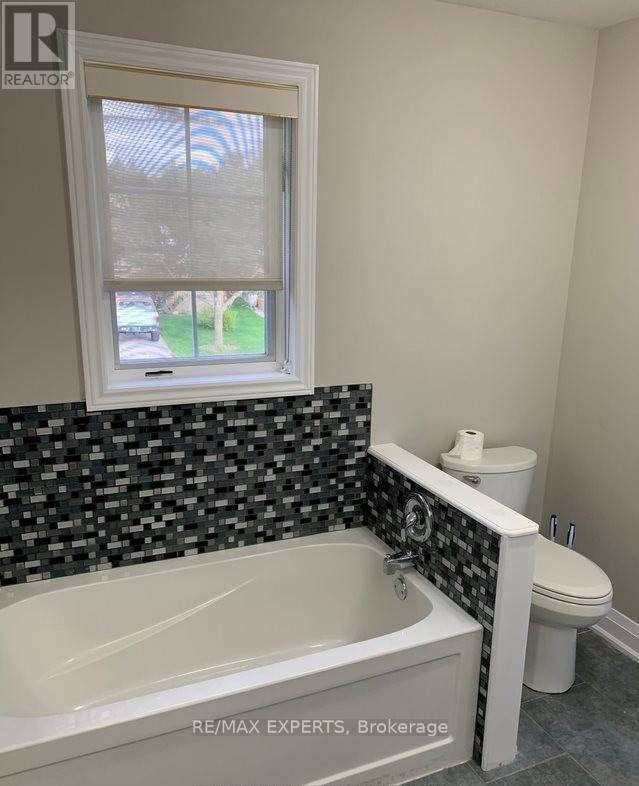 Upper - 73 Logan Court, Barrie (Holly), Ontario  L4N 8G7 - Photo 14 - S13086998