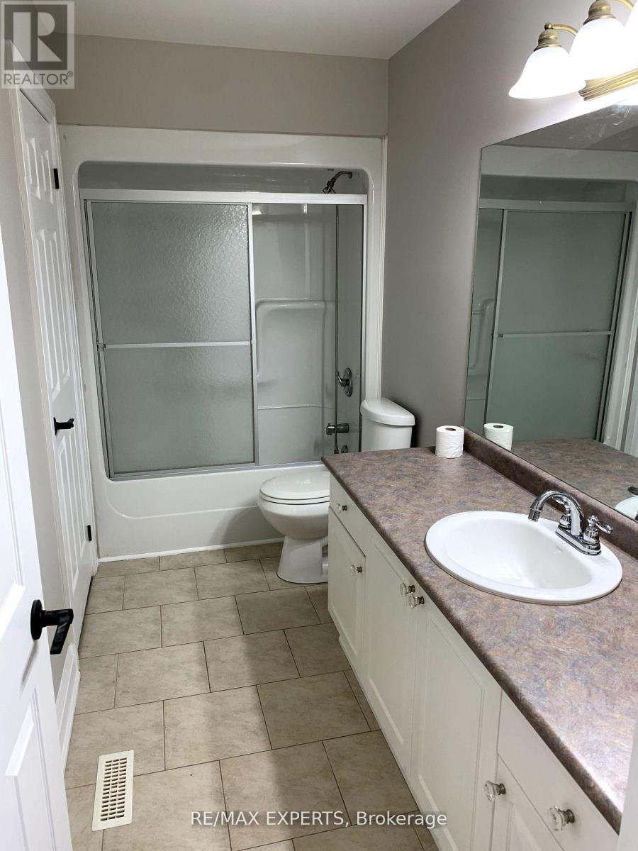 Upper - 73 Logan Court, Barrie (Holly), Ontario  L4N 8G7 - Photo 15 - S13086998