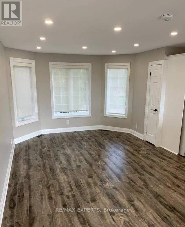 Upper - 73 Logan Court, Barrie (Holly), Ontario  L4N 8G7 - Photo 6 - S13086998
