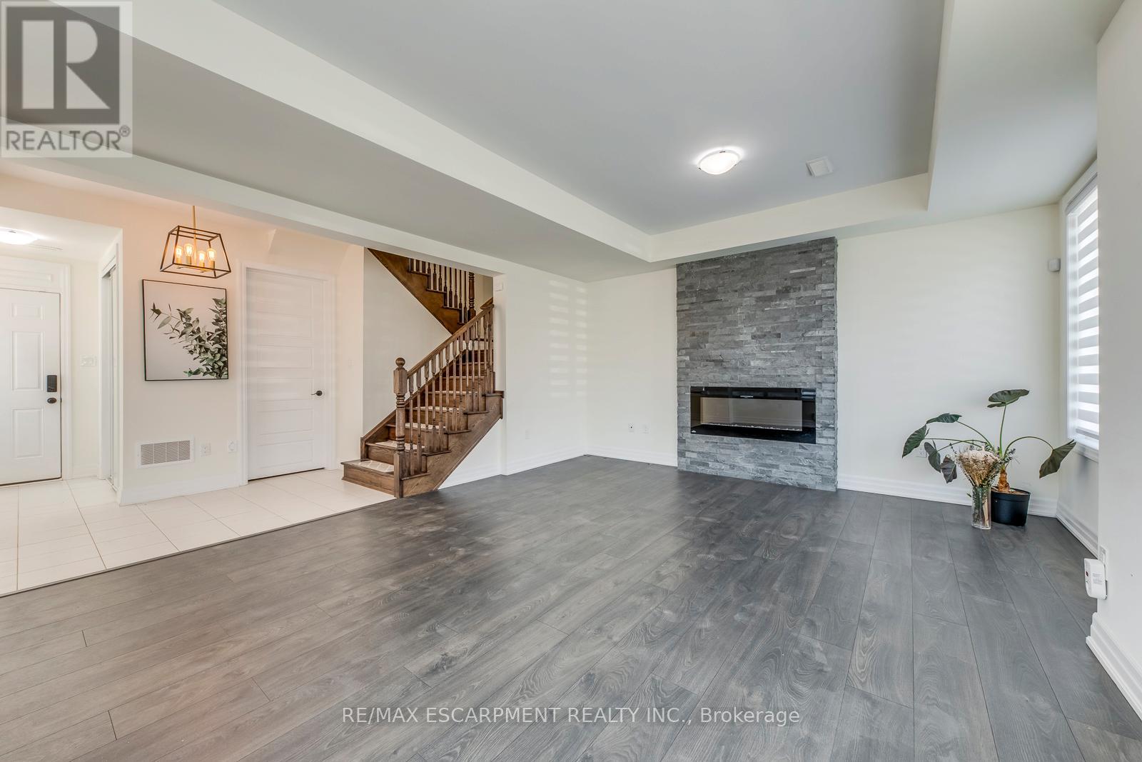 155 Grovewood Common, Oakville, Ontario  L6H 0X5 - Photo 8 - W13086956