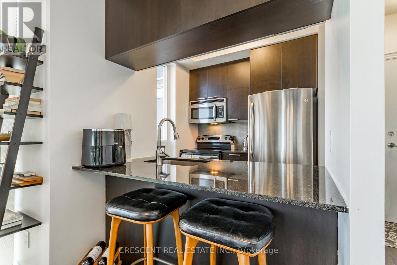 2402 - 16 Brookers Lane, Toronto, Ontario  M8V 0A5 - Photo 11 - W13087026