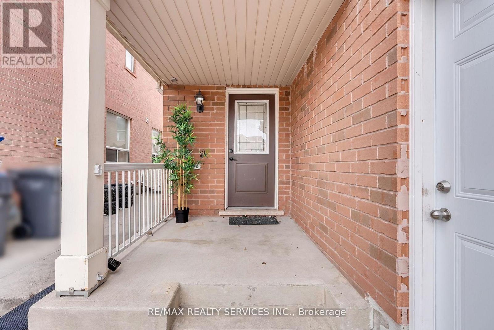 110 Dwyer Drive, Brampton, Ontario  L6S 0B4 - Photo 9 - W13087048