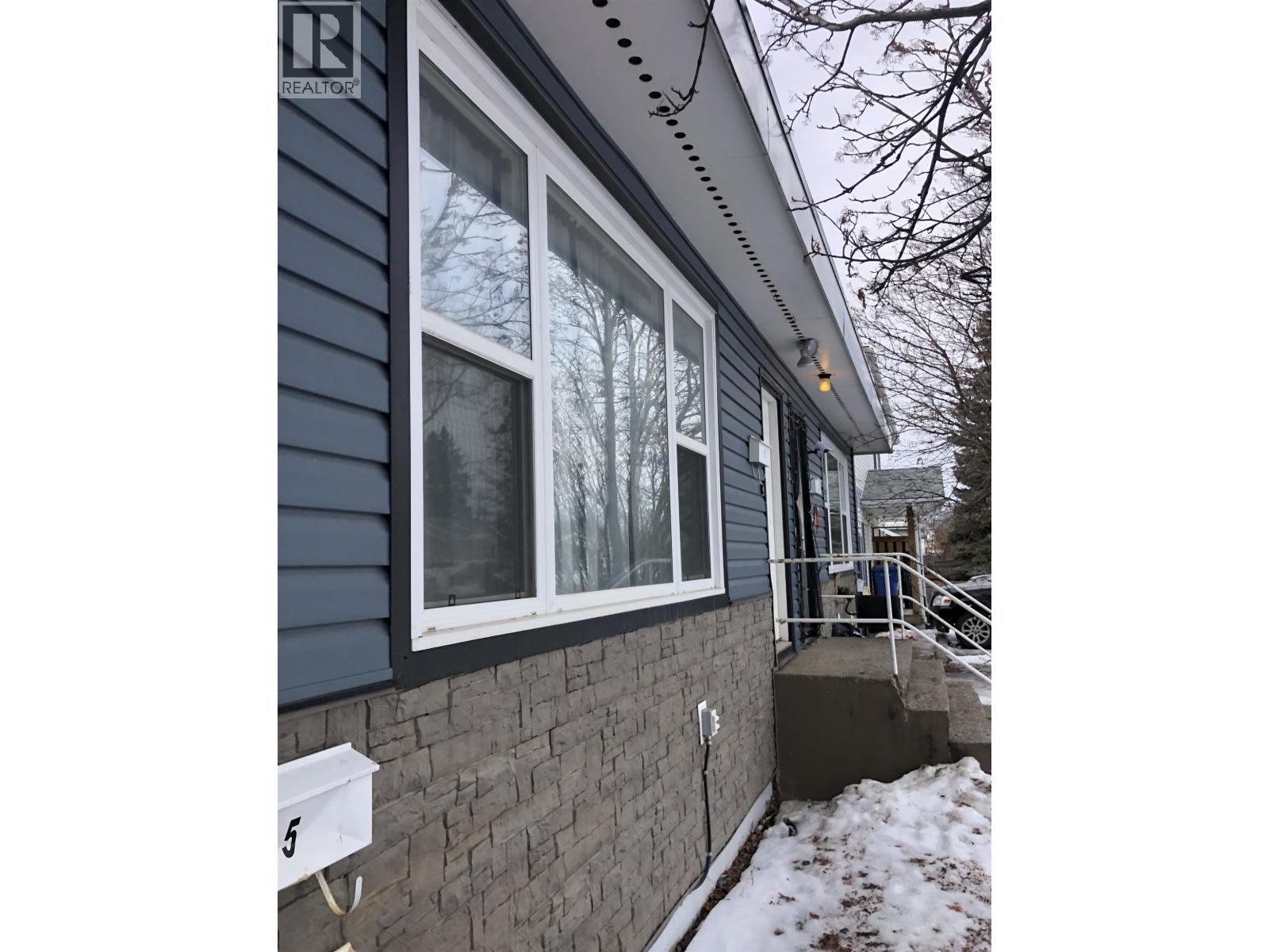 9705 103 Avenue, Fort St. John, British Columbia  V1J 2G9 - Photo 3 - C8067267