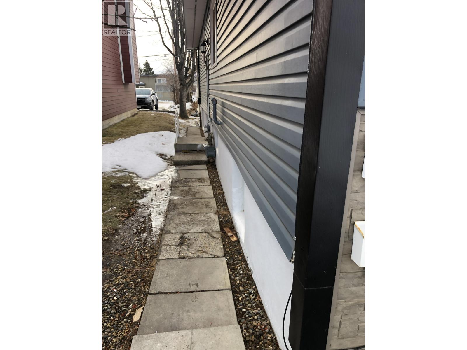9705 103 Avenue, Fort St. John, British Columbia  V1J 2G9 - Photo 2 - C8067267