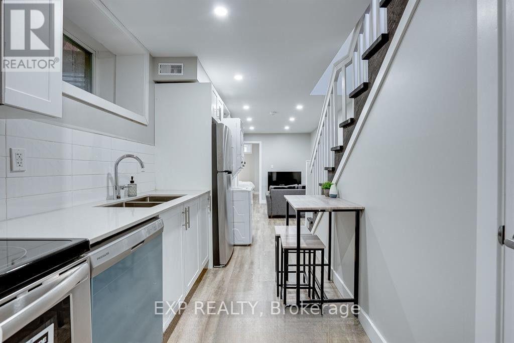1 - 104 Wellington Street N, Hamilton, Ontario  L8R 1N3 - Photo 2 - X13087028