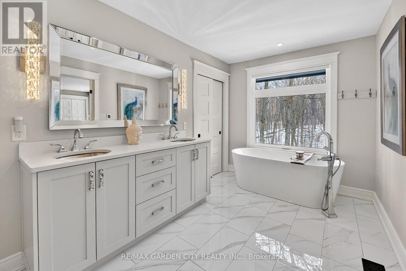 51 Park Road S, Grimsby, Ontario  L3M 4E7 - Photo 23 - X13087030