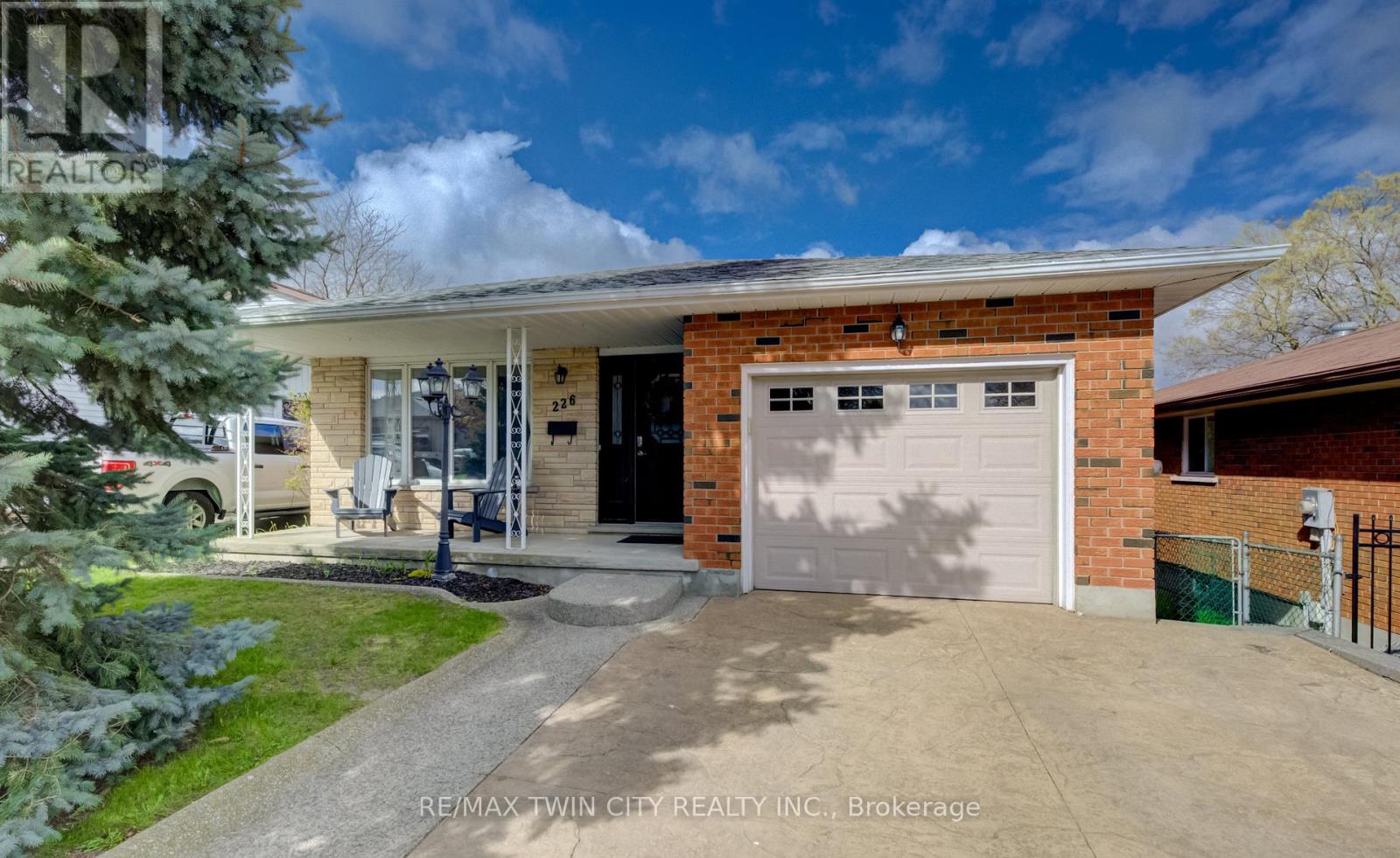 226 Hillmer Road, Cambridge, Ontario  N1R 6N8 - Photo 2 - X13087044