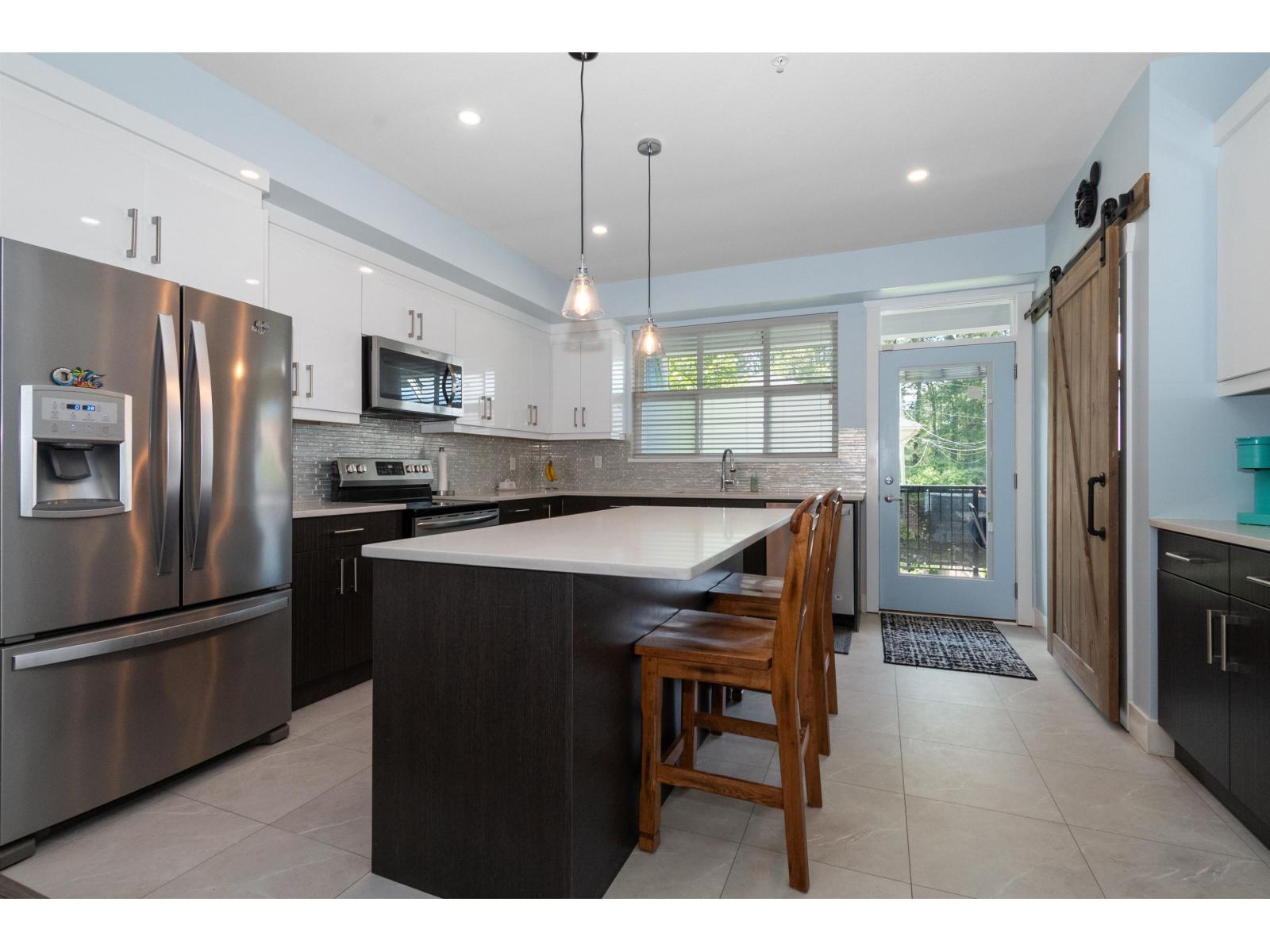 2 45395 Spadina Avenue, Chilliwack Proper West, Chilliwack, British Columbia V2P 0H3 - Photo 2 - R3115088