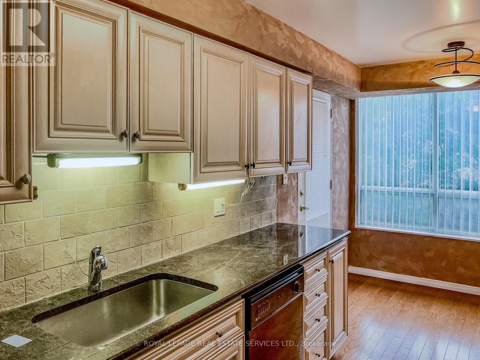 203 - 29 Northern Heights Drive, Richmond Hill, Ontario L4B 4L8 - Photo 10 - N13038590