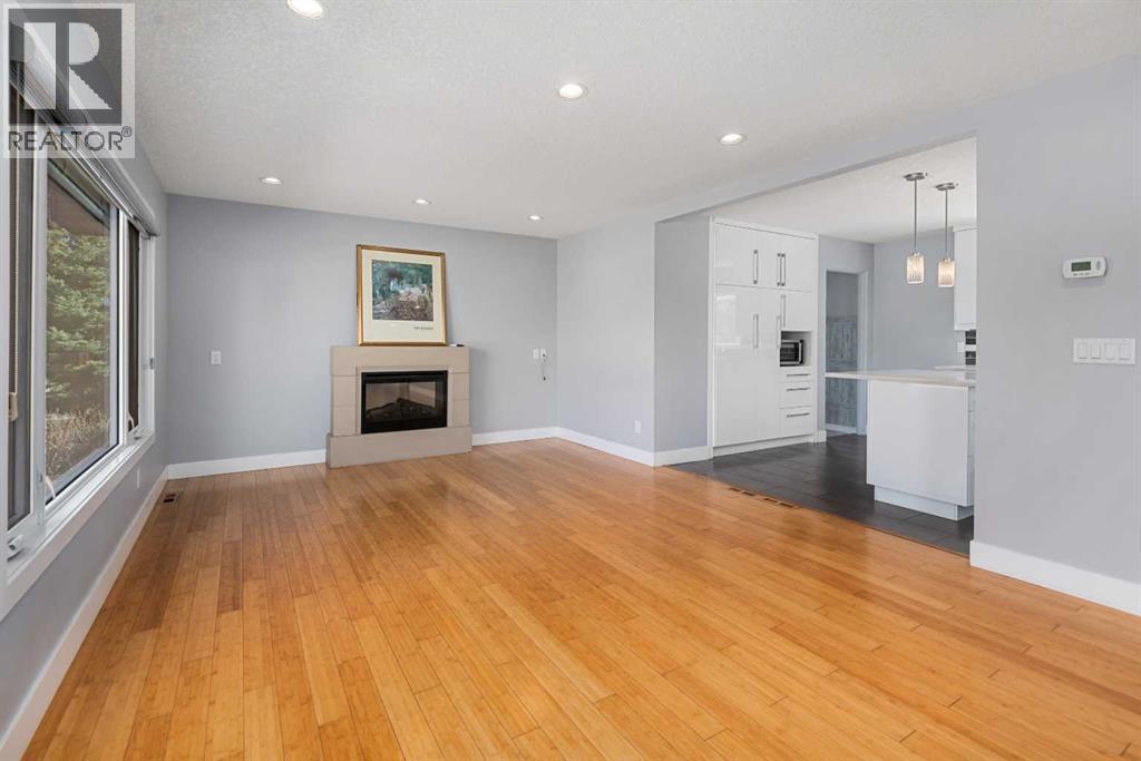 803 94 Avenue SW, Calgary, Alberta  T2V 0X8 - Photo 4 - A2304250