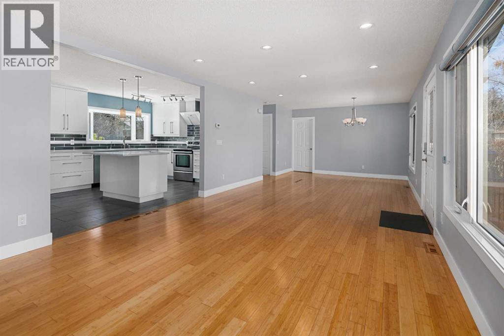803 94 Avenue SW, Calgary, Alberta  T2V 0X8 - Photo 5 - A2304250