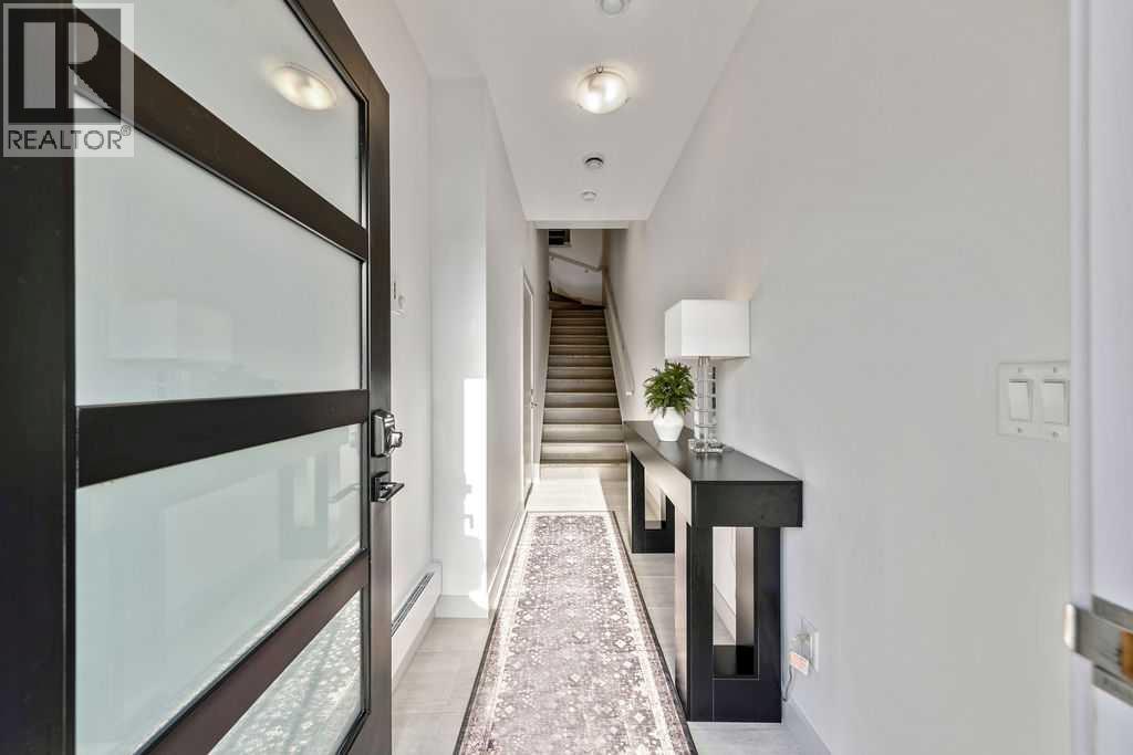 102, 81 Greenbriar Place Nw, Calgary, Alberta  T3B 6J1 - Photo 4 - A2305982