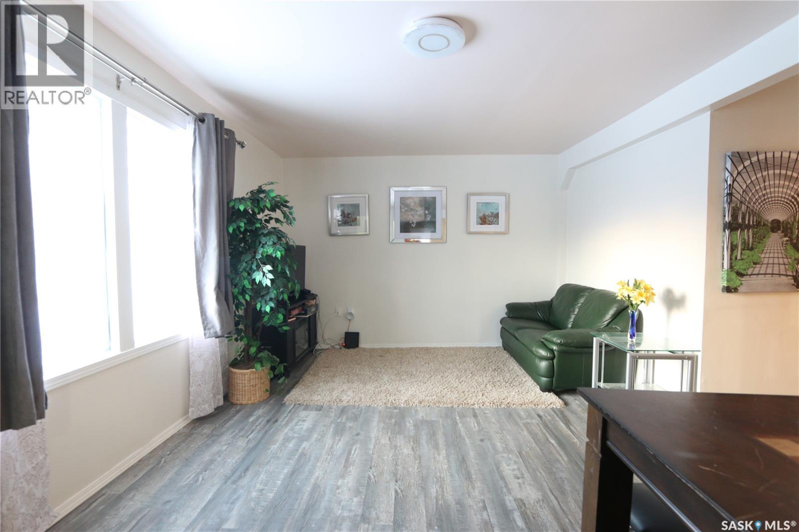 1209 Wascana Street, Regina, Saskatchewan  S4T 4J2 - Photo 2 - SK034983