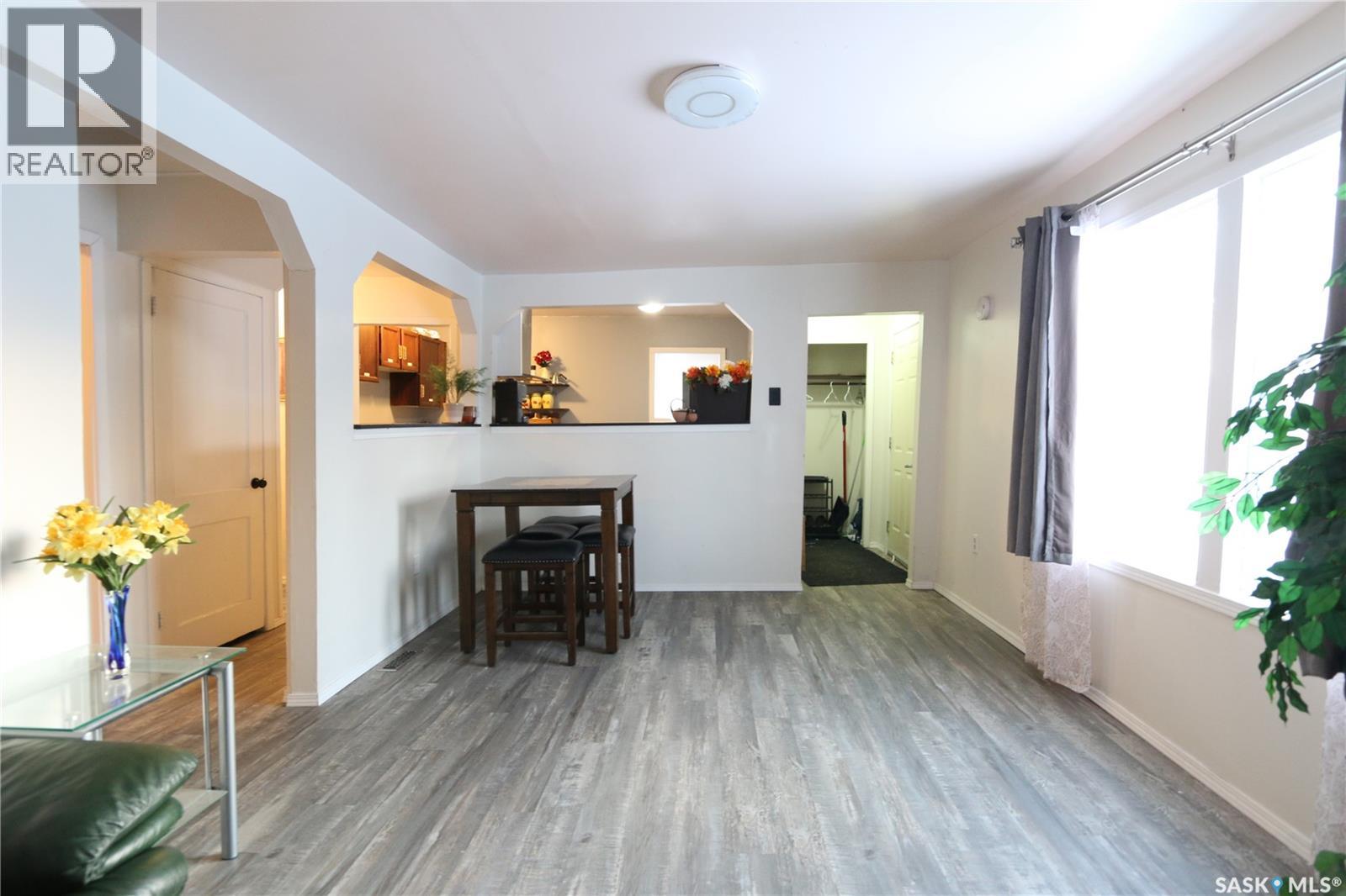 1209 Wascana Street, Regina, Saskatchewan  S4T 4J2 - Photo 3 - SK034983