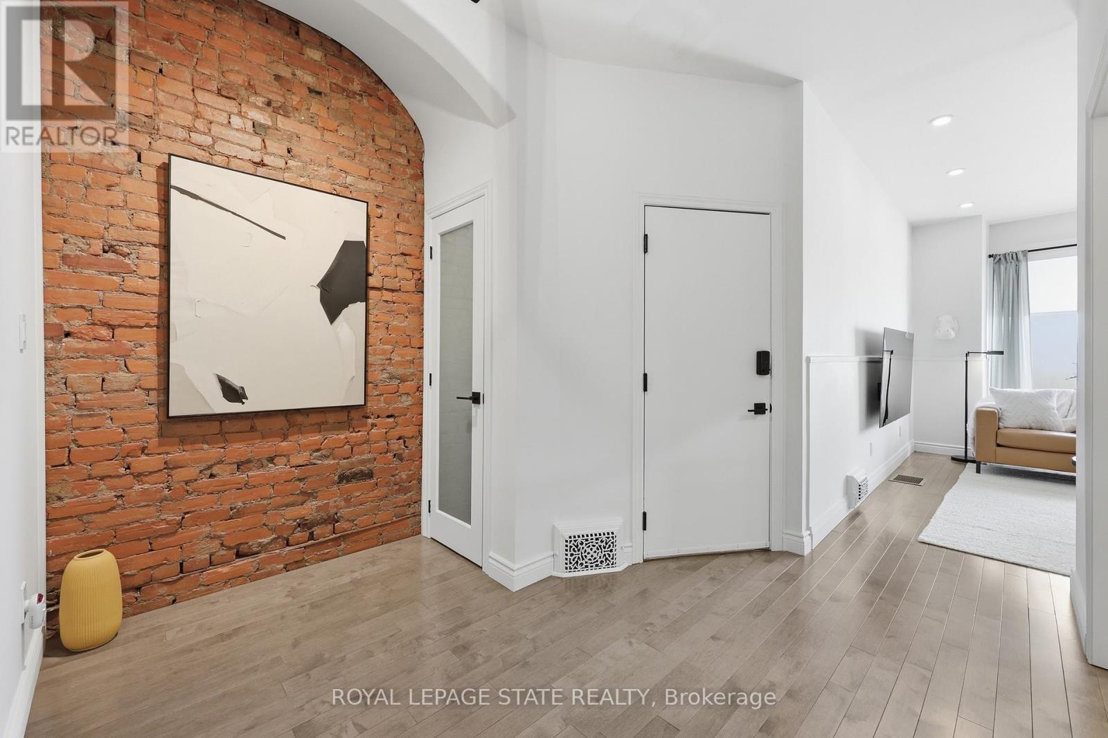 252 King Street W, Hamilton, Ontario  L8P 1A9 - Photo 16 - X13086962