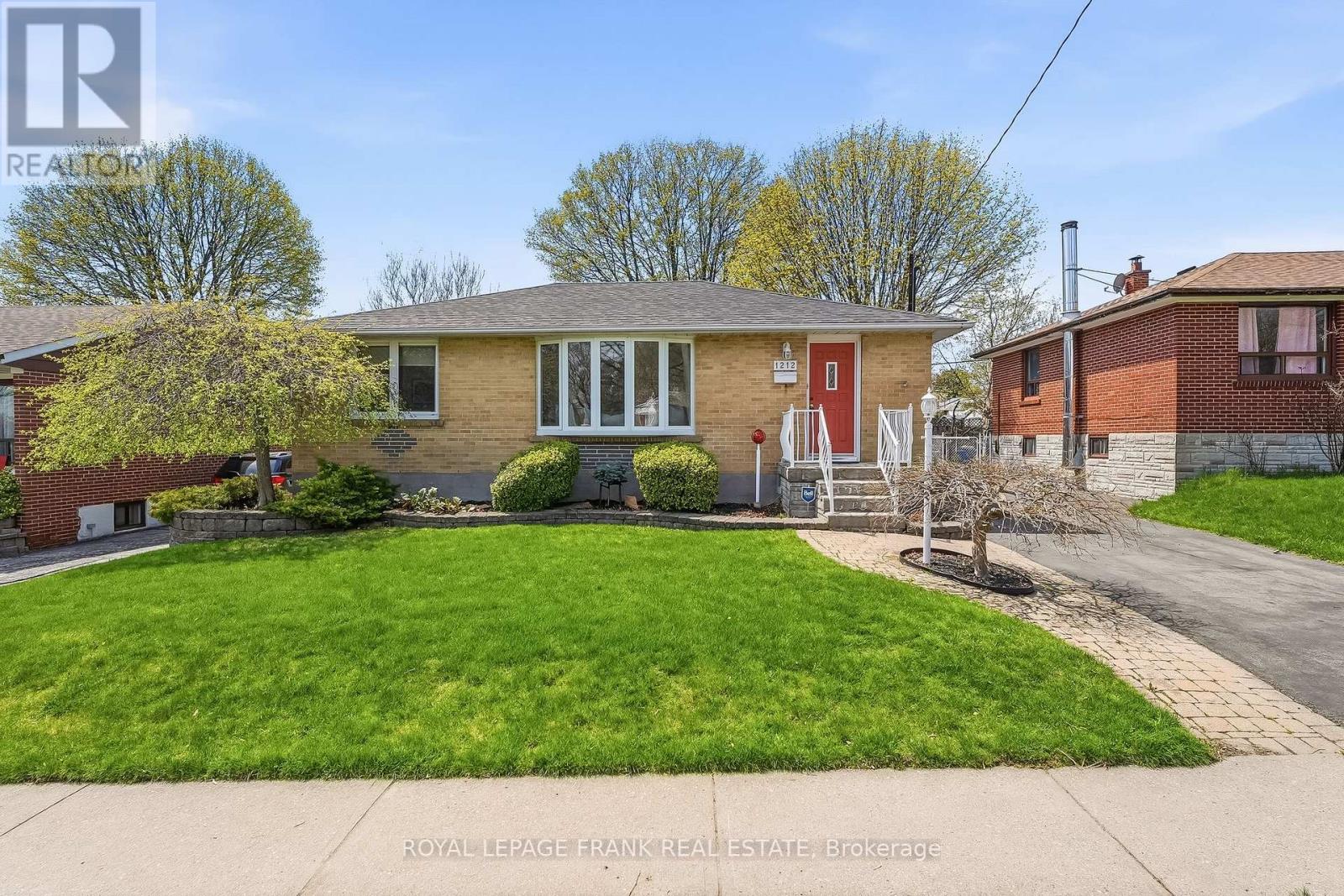 1212 Valley Drive, Oshawa (Lakeview), Ontario  L1J 3M7 - Photo 2 - E13087078