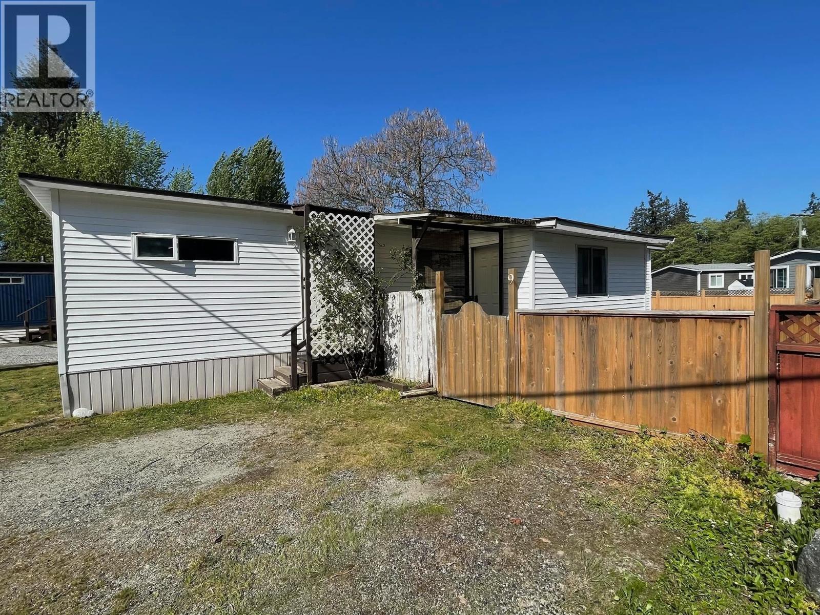 9 1413 SUNSHINE COAST HIGHWAY, Gibsons, British Columbia
