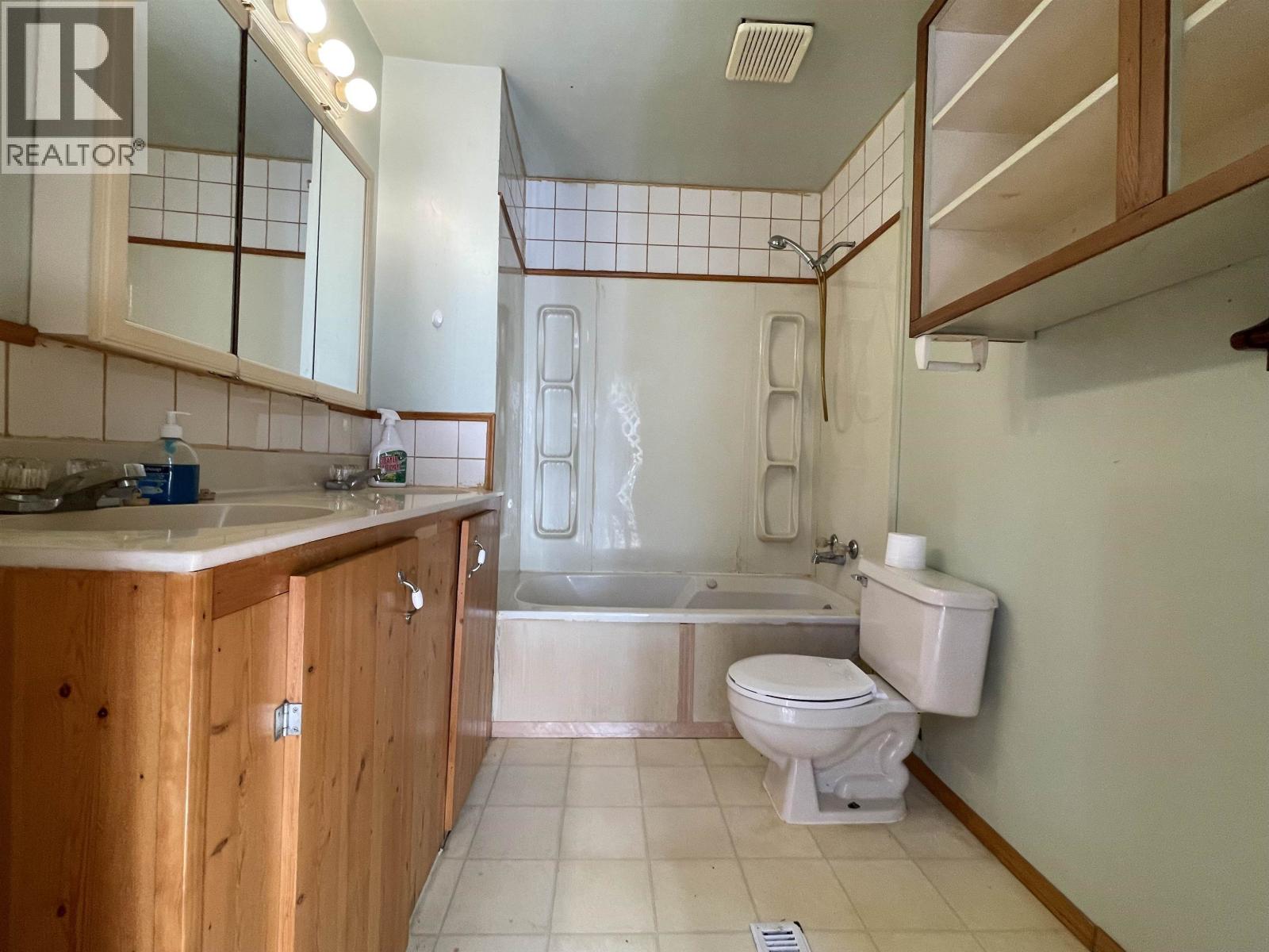 9 1413 Sunshine Coast Highway, Gibsons, British Columbia  V0N 1V5 - Photo 16 - R3119709
