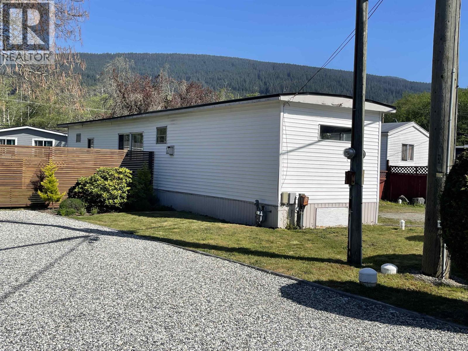 9 1413 Sunshine Coast Highway, Gibsons, British Columbia  V0N 1V5 - Photo 2 - R3119709