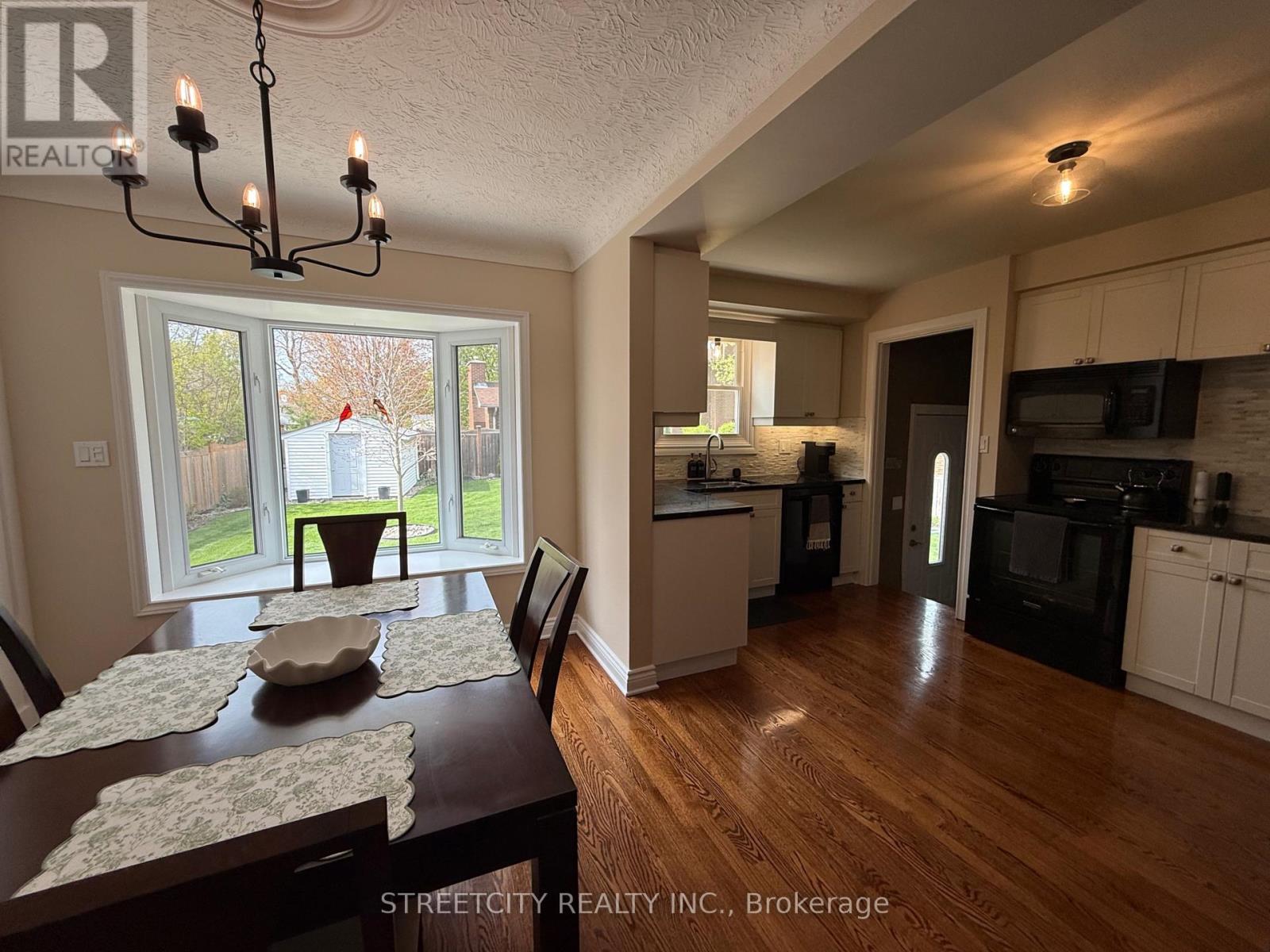 1044 Cathcart Boulevard, Sarnia, Ontario  N7S 2H2 - Photo 12 - X13087058