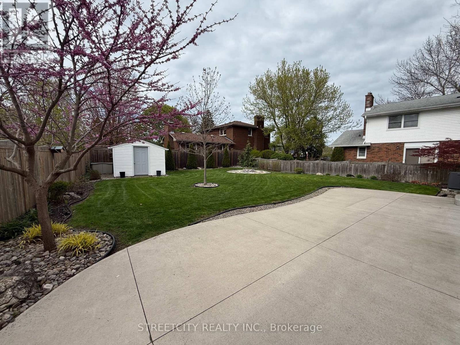 1044 Cathcart Boulevard, Sarnia, Ontario  N7S 2H2 - Photo 3 - X13087058