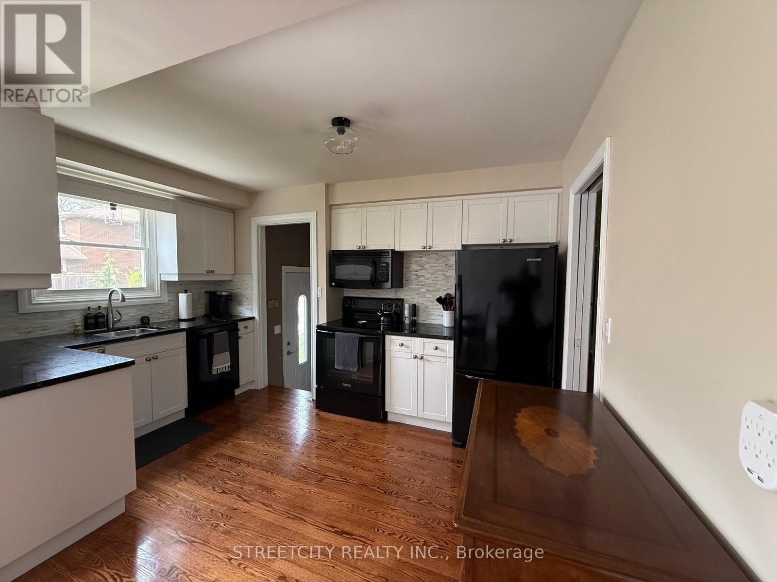 1044 Cathcart Boulevard, Sarnia, Ontario  N7S 2H2 - Photo 5 - X13087058