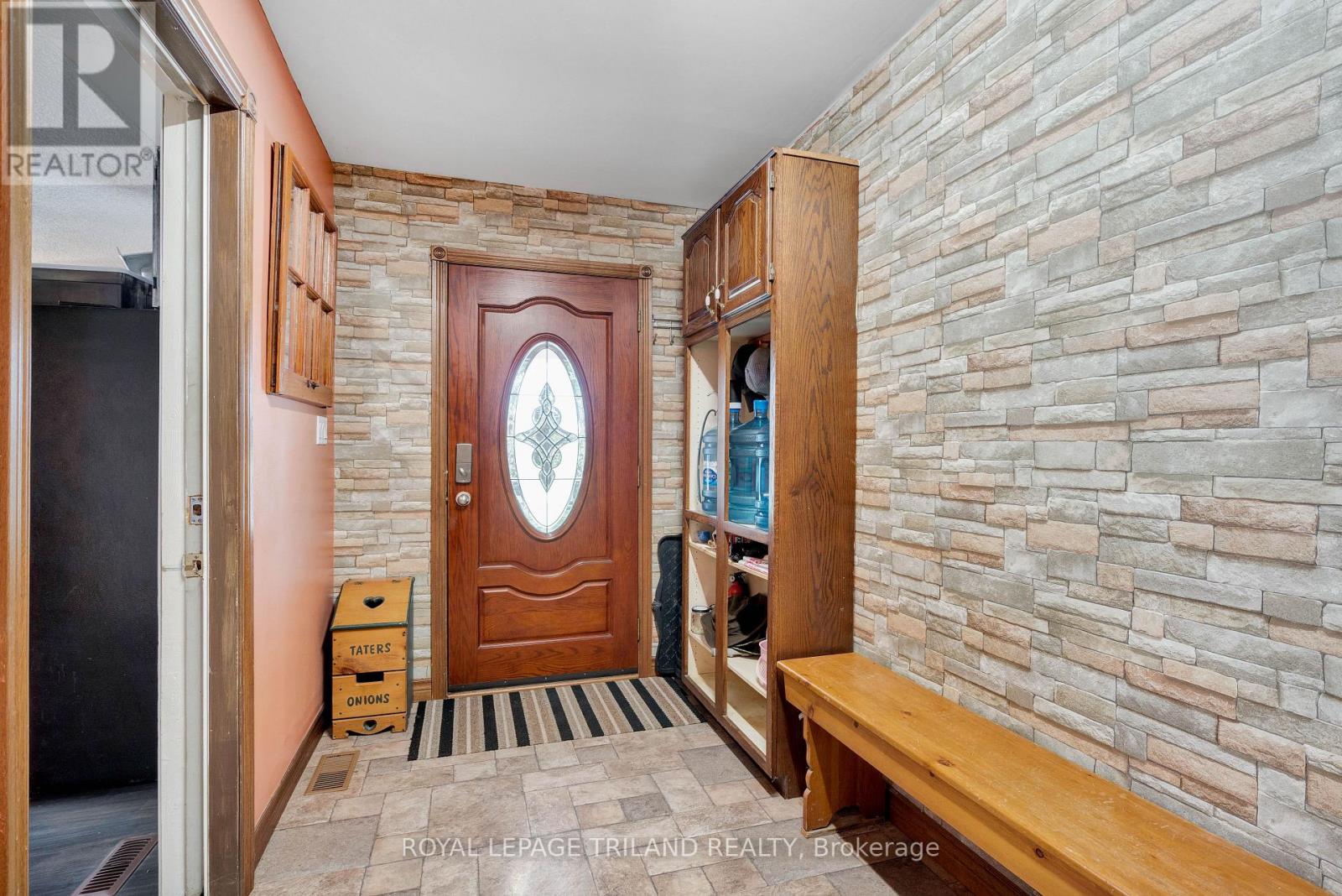 20236 Marsh Line W, West Elgin, Ontario  N0L 2C0 - Photo 14 - X13087188