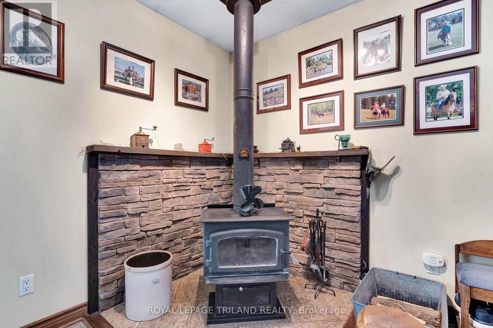 20236 Marsh Line W, West Elgin, Ontario  N0L 2C0 - Photo 24 - X13087188