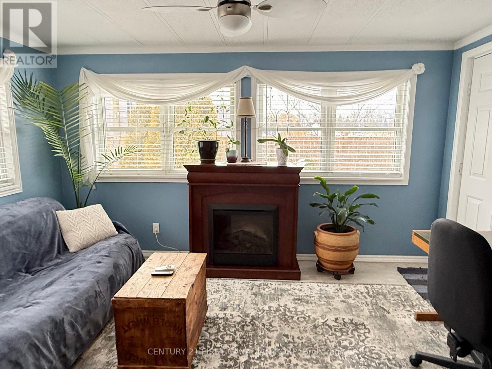 29 Maple Grove Court, South Huron, Ontario  N0M 1T0 - Photo 18 - X12788618