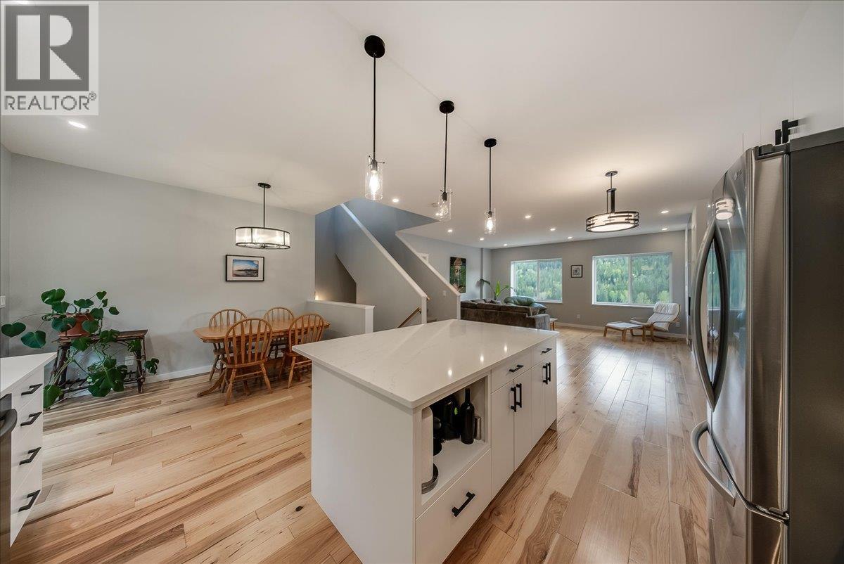 934 Redstone Drive, Rossland, British Columbia  V0G 1Y0 - Photo 11 - 10386241