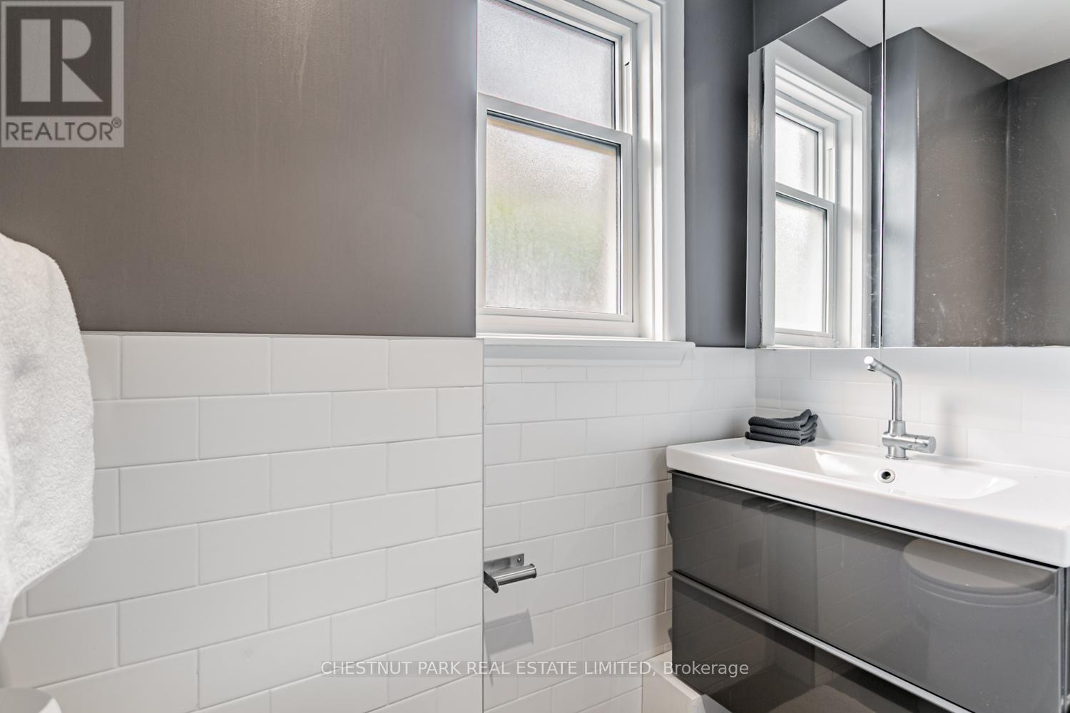 43 Oriole Parkway, Toronto, Ontario  M4V 2E2 - Photo 14 - C13087212