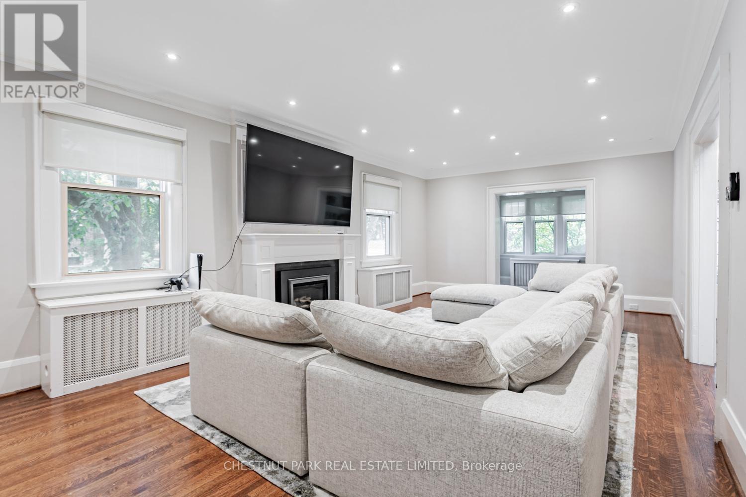 43 Oriole Parkway, Toronto, Ontario  M4V 2E2 - Photo 4 - C13087212