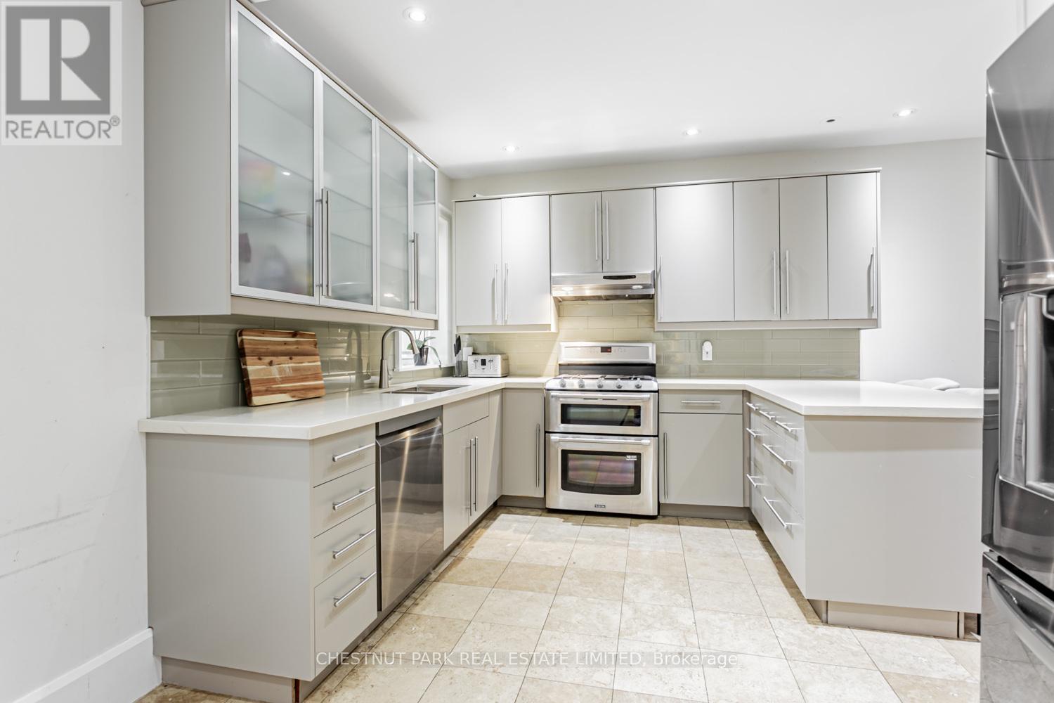 43 Oriole Parkway, Toronto, Ontario  M4V 2E2 - Photo 9 - C13087212