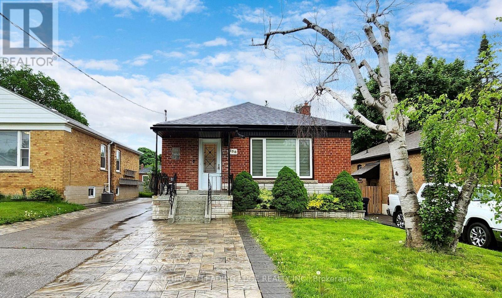 138 Budea Crescent, Toronto, Ontario  M1R 4W1 - Photo 2 - E13087118