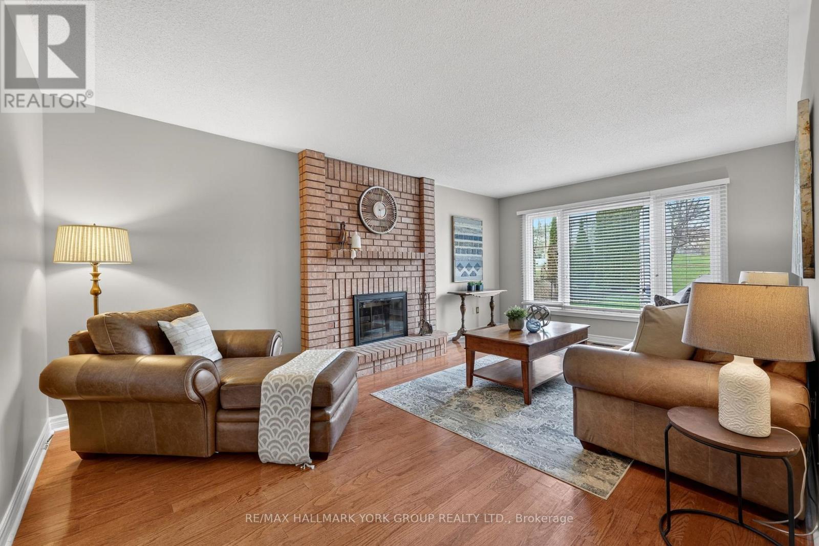 297 Alex Doner Drive, Newmarket, Ontario  L3X 1G5 - Photo 2 - N13087094