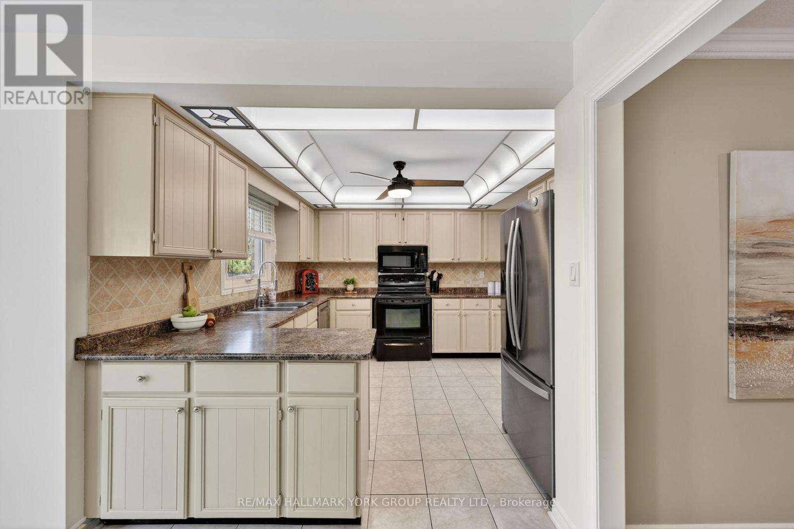 297 Alex Doner Drive, Newmarket, Ontario  L3X 1G5 - Photo 4 - N13087094