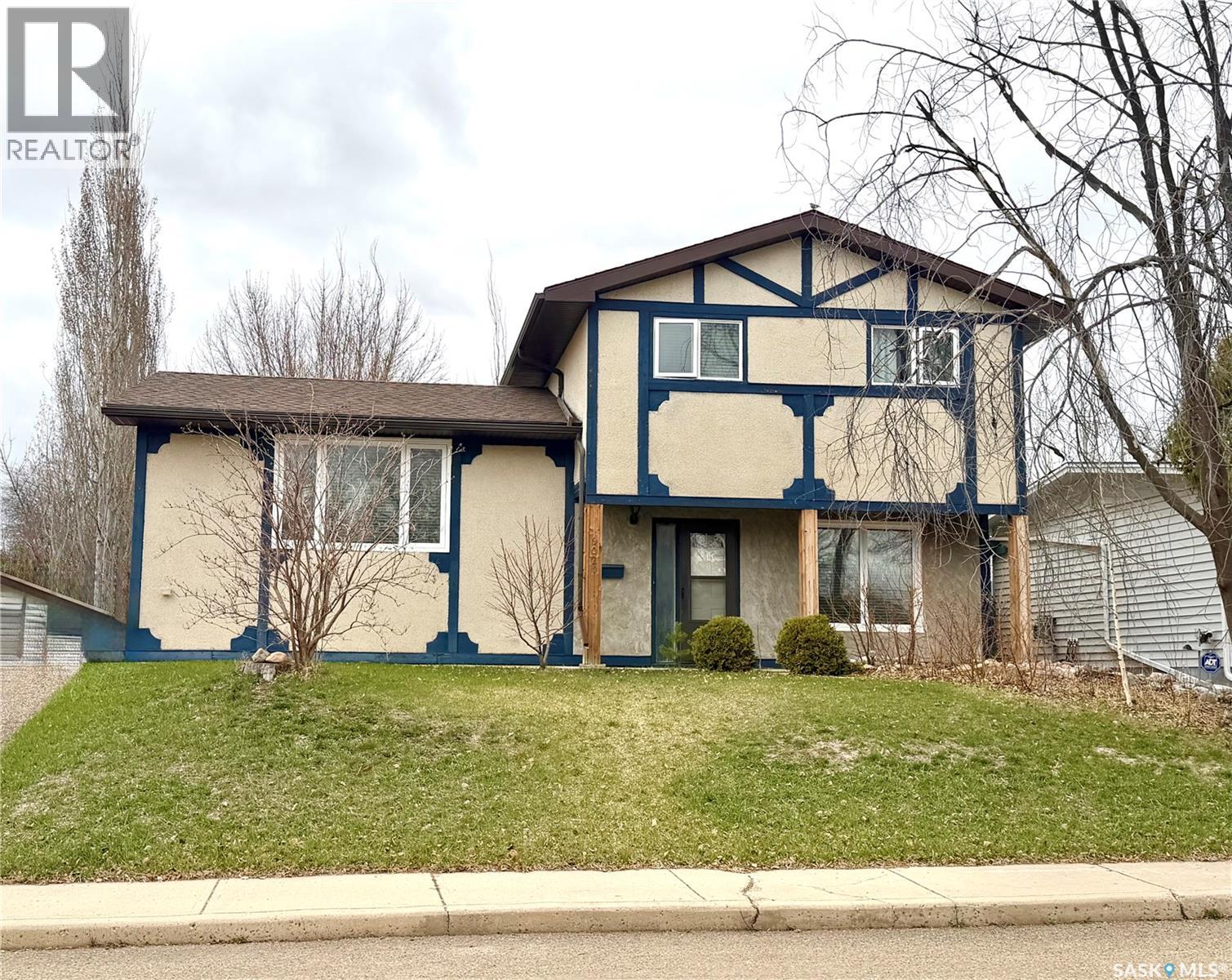 9021 Walker Drive, North Battleford, Saskatchewan  S9A 2W9 - Photo 1 - SK034986