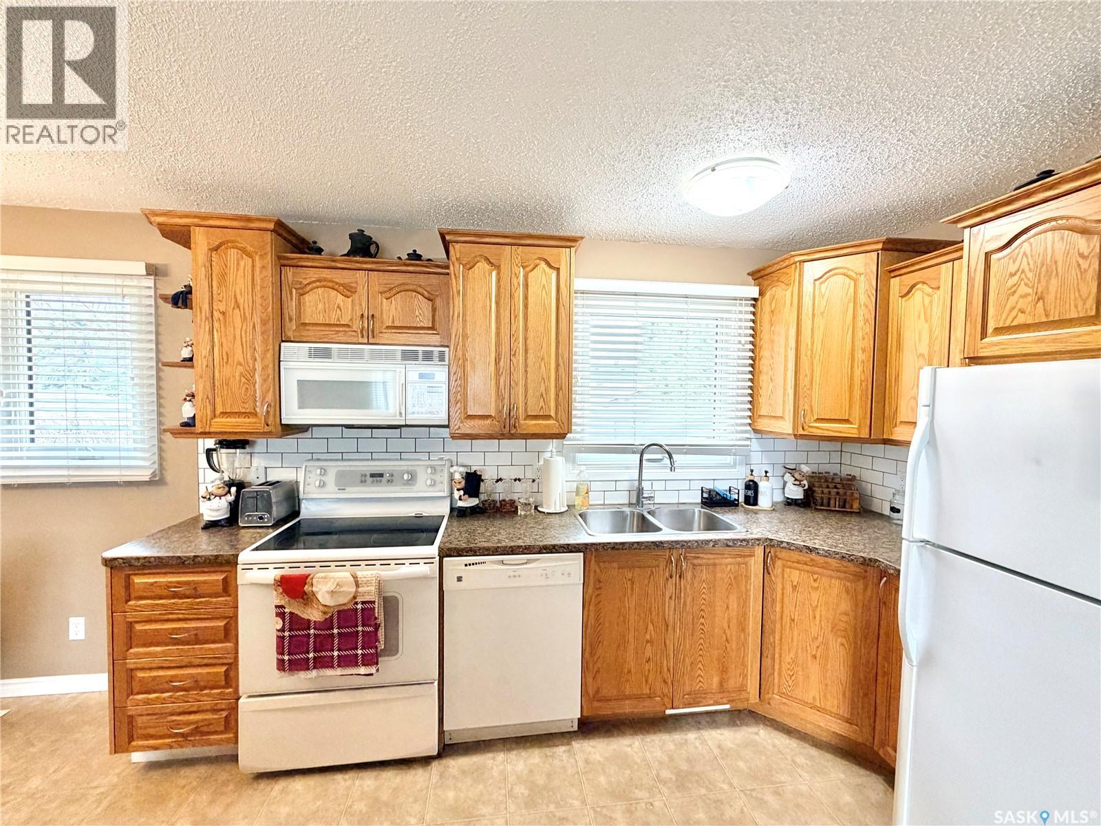 9021 Walker Drive, North Battleford, Saskatchewan  S9A 2W9 - Photo 8 - SK034986