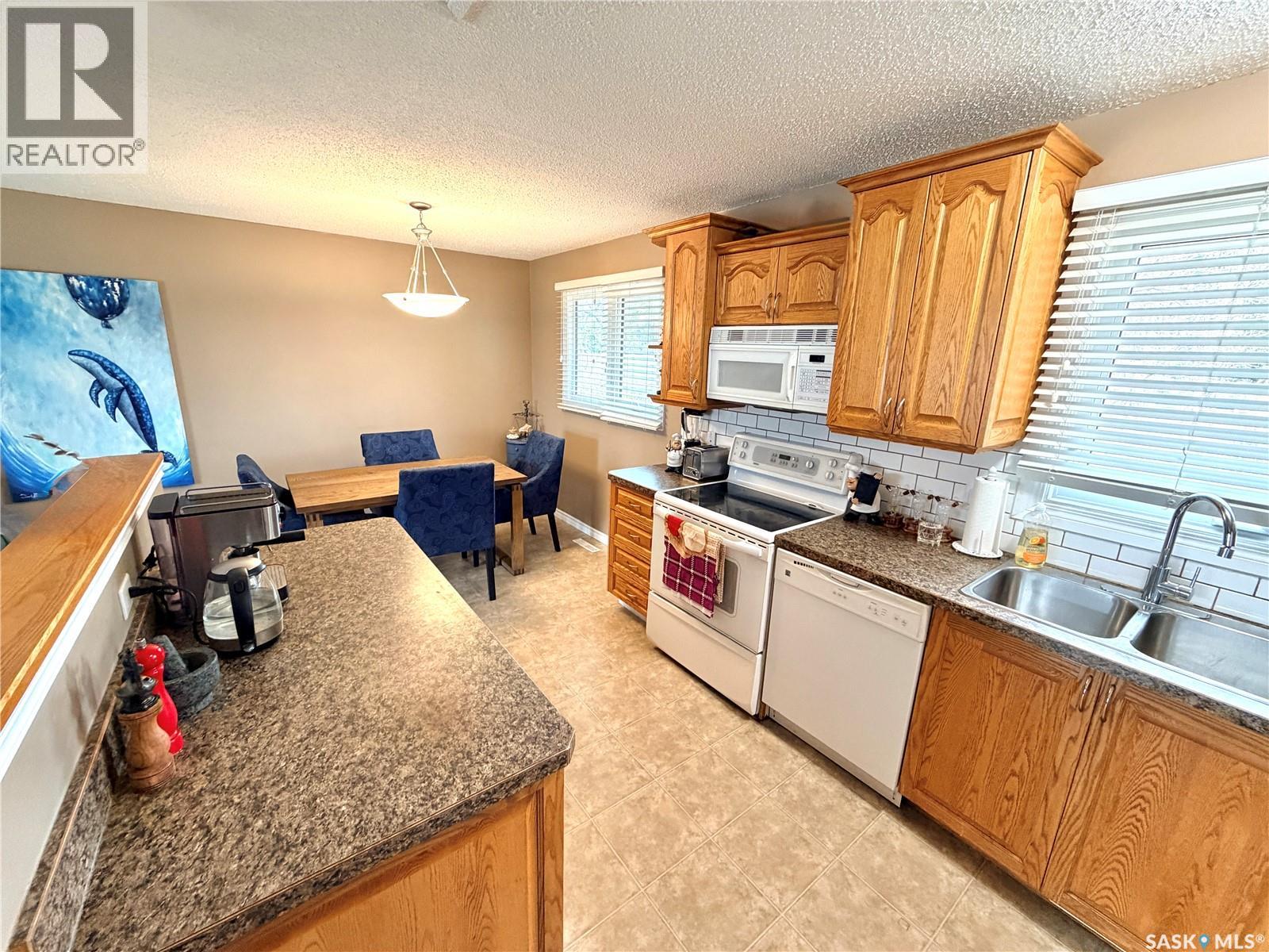 9021 Walker Drive, North Battleford, Saskatchewan  S9A 2W9 - Photo 9 - SK034986