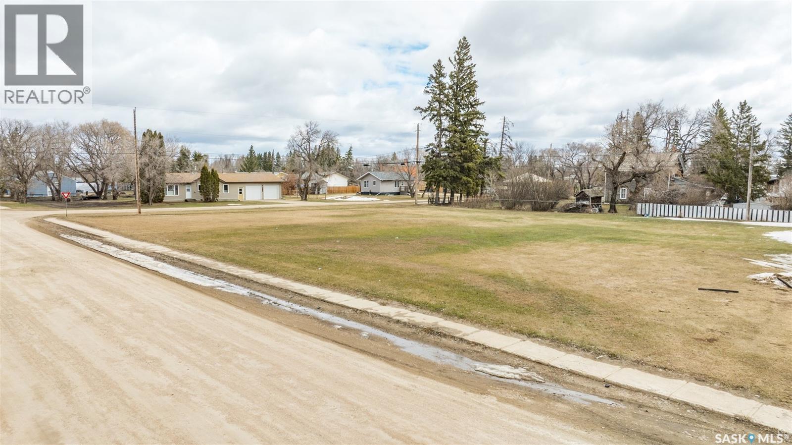 560 1st Avenue S, Duck Lake, Saskatchewan  S0K 0G8 - Photo 4 - SK034927