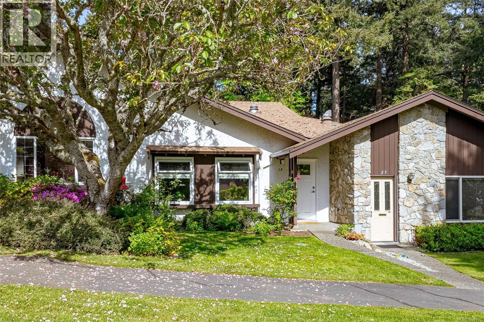 28 278 Island Hwy, View Royal, British Columbia