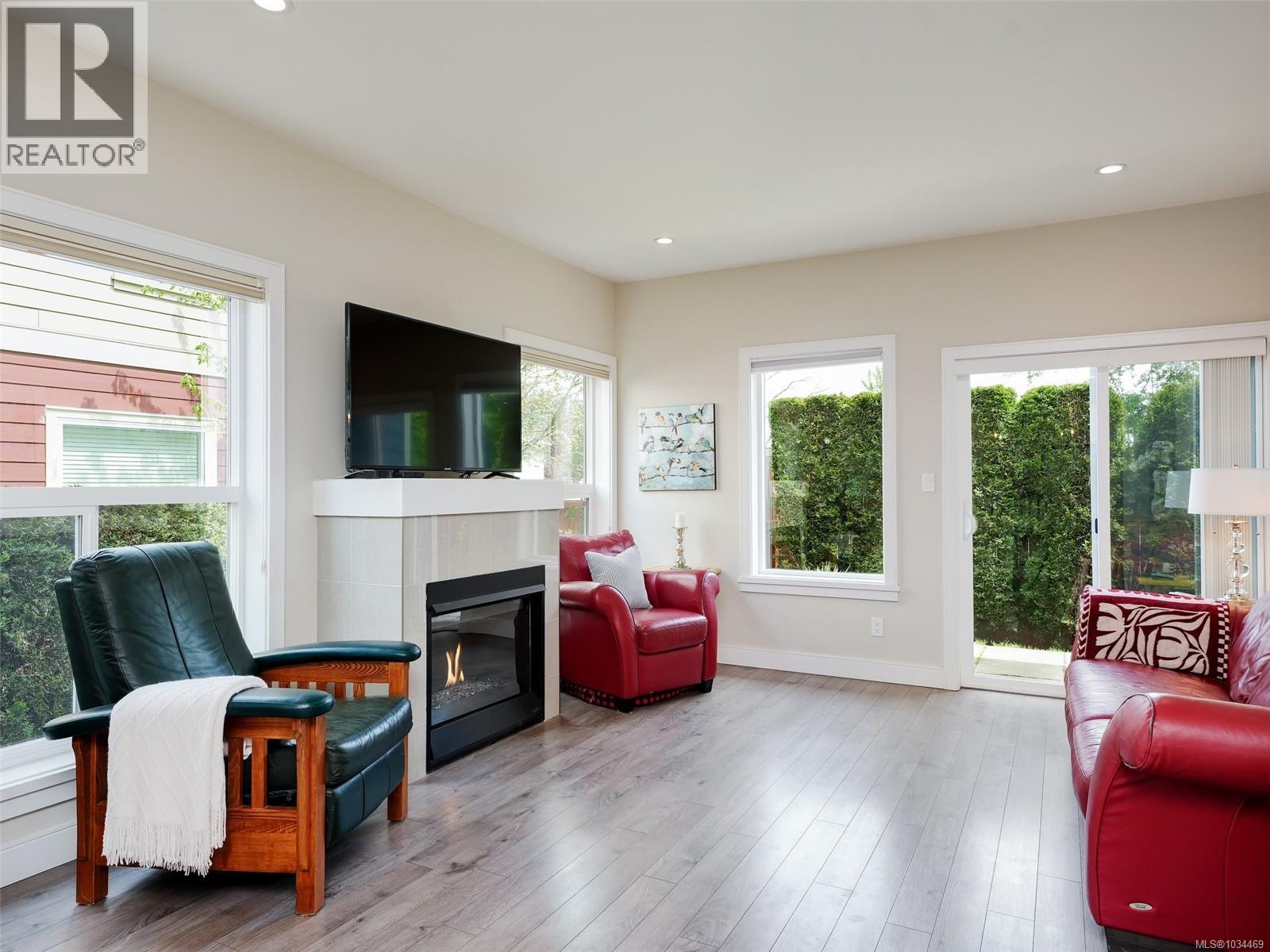 21 1515 Keating Cross Rd, Central Saanich, British Columbia  V8M 1W9 - Photo 2 - 1034469