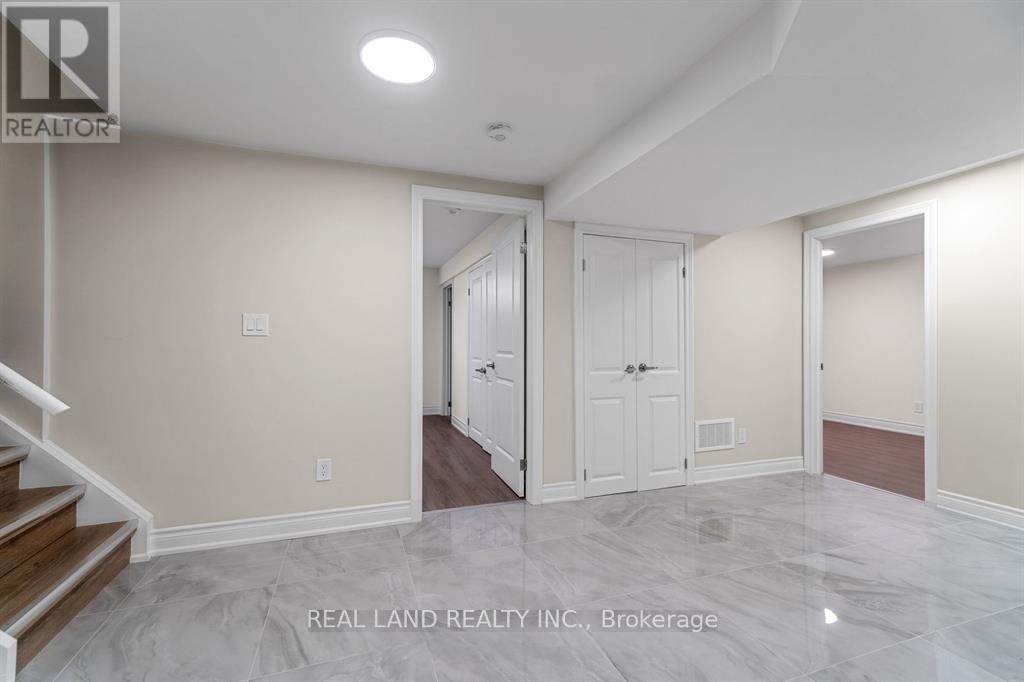 Lower - 360 Chantenay Drive, Mississauga, Ontario  L5A 1E7 - Photo 13 - W13087104